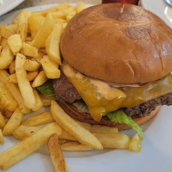 Athens Cafe - Classic burger - Greek Near Me - Jacksonville, Florida