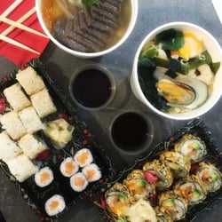 Michelle Sushi - Polévky Udon Beef a Ramen Shrimp. Sushi Maki mix medium a Fried Sushi.