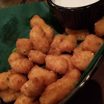 Miller's Pub - Amazing cheese curds - American Near Me - Chicago, Illinois Miller's Pub - Amazing cheese curds - American Near Me - Chicago, Illinois