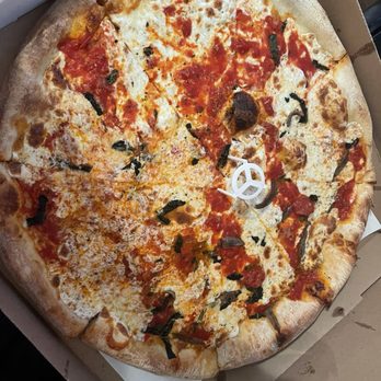 Knapp Street Pizza - Margarita. Half anchovy. The sauce and crust.. exceptional. - Pizza Near Me - Brooklyn, New York Knapp Street Pizza - Margarita. Half anchovy. The sauce and crust.. exceptional. - Pizza Near Me - Brooklyn, New York