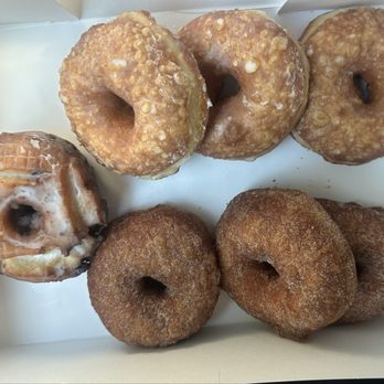 Damn Fine Hand Pies - blueberry cake donut, cinnamon sugar donuts, classic glaze donuts - Donuts Near Me - St. Louis, Missouri Damn Fine Hand Pies - blueberry cake donut, cinnamon sugar donuts, classic glaze donuts - Donuts Near Me - St. Louis, Missouri