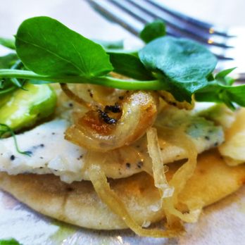Oblix At The Shard - The impeccable truffle flatbread appetizer! - Lounges Near Me - London, XGL Oblix At The Shard - The impeccable truffle flatbread appetizer! - Lounges Near Me - London, XGL