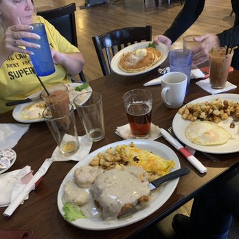Chuckwagon Restaurant at the Regency Casino - Lookit that chix fried steak! Those pancakes rocked. Beer was $5 - great deal. - Tacos Near Me - Laughlin, Nevada