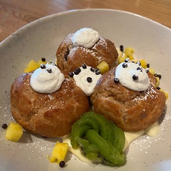 Mahi’ai Table - Ube cream puff - Cocktail Bars Near Me - Kapolei, Hawaii