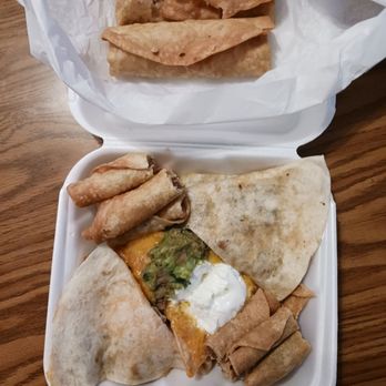 Chuck's Tacos - Fiesta platter - Tacos Near Me - Upland, California Chuck's Tacos - Fiesta platter - Tacos Near Me - Upland, California