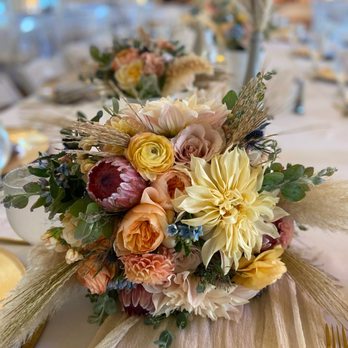 Breezy Day - Bridal bouquet - Wedding Planning Near Me