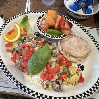 Black Bear Diner Tarzana - Everything was fresh and delicious!!!! - Diners Near Me - Tarzana, California