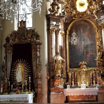 St. Margareth Kirche - Nebenaltar und Hauptaltar - Landmarks & Historical Buildings Near Me - Augsburg, BY