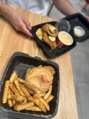 Hattie B’s Hot Chicken by null