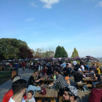 Dirt Farm Brewing - Breweries Near Me - Bluemont, Virginia