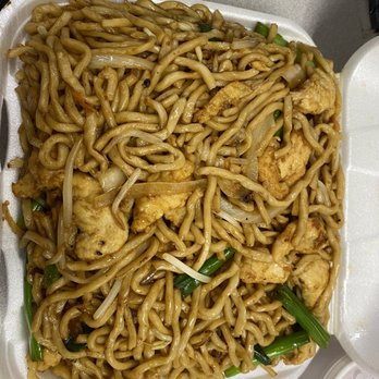Nee Hao Restaurant - Chicken Lo Mein - Chinese Near Me - Houston, Texas