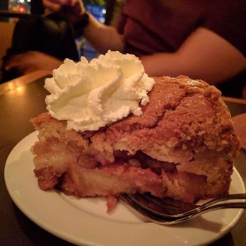 Winkel 43 - Delicious apple pie - Desserts Near Me - Amsterdam, New Hampshire