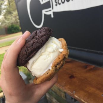 Bendy's Cookies & Cream - Food Trucks Near Me - Vestavia, Alabama