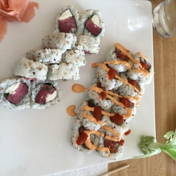 Sushi 2 Mee - Spicy tuna roll and tuna with cream cheese roll - Sushi Bars Near Me - Miami, Florida Sushi 2 Mee - Spicy tuna roll and tuna with cream cheese roll - Sushi Bars Near Me - Miami, Florida