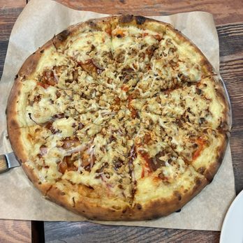 Vegan Pizza - 1/5 bbq chicken and 1/2 Meatless Lover - Pizza Near Me - Garden Grove, California Vegan Pizza - 1/5 bbq chicken and 1/2 Meatless Lover - Pizza Near Me - Garden Grove, California