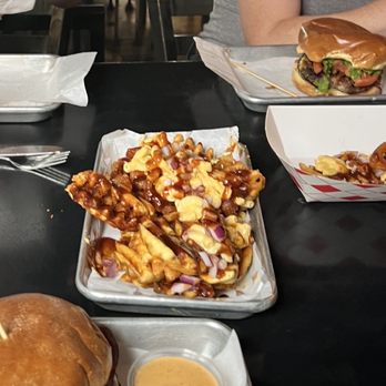 Lindy's on 4th - Burgers Near Me - Tucson, Arizona