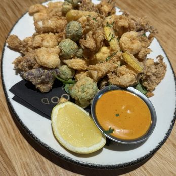 Brasswood Bar + Kitchen - American Near Me - Saint Helena, California