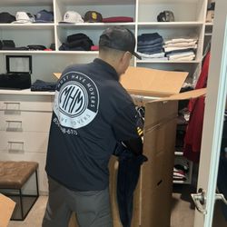 Must Have Movers - Packing clothes
