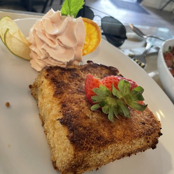 Over Easy - French toast - Breakfast & Brunch Near Me - Kailua, Hawaii