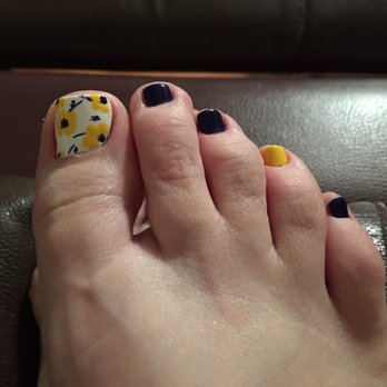Forever Nails & Spa - Another cute design by Helen! - Nail Salons Near Me - Costa Mesa, California