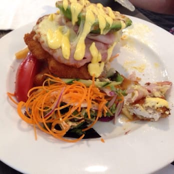 Old Sydney Hotel - chicken and avocado - Bars Near Me - Maryborough, QLD