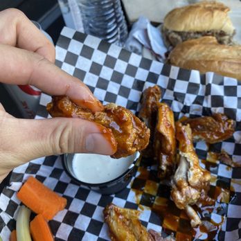 Wing It - Cold wings, and if u care about size. Pretty small wings for the cost. Korean bbq had no Korean flavor at all. Taste was slightly unusual. - Chicken Wings Near Me - Glendale, California