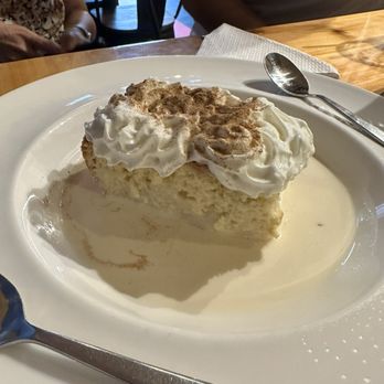 Fogonero Restaurant - Tres Leches Cake - Venezuelan Near Me - Pflugerville, Texas