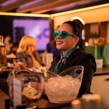 Flo Bartenders - We bring the party to you - Bartenders Near Me Flo Bartenders - We bring the party to you - Bartenders Near Me