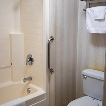 Murphys Suites - Bathroom Room #132 - Hotels Near Me - Murphys, California