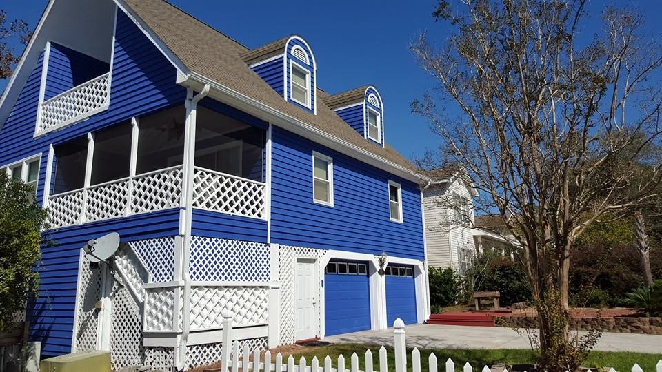 Slide of Extreme Seamless Gutters