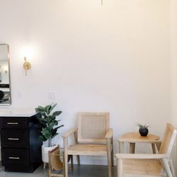Holland House Salon