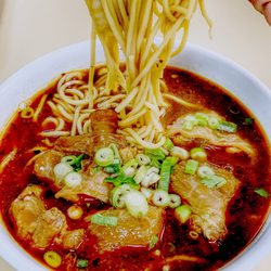 Good Children Pan Asian Cuisine - Spicy beef tension noodles with Sichuan pepper flavor