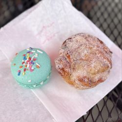 Coquette Bake Shop - Zest of life and birthday macaron