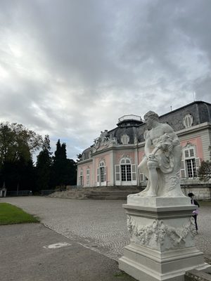 Schloss Benrath by null