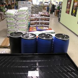 Elevated - Soil, coco, trays, gardening gear