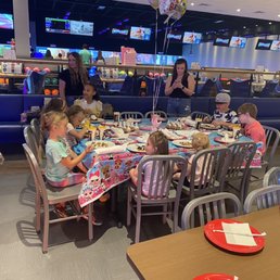 children eating at a table
