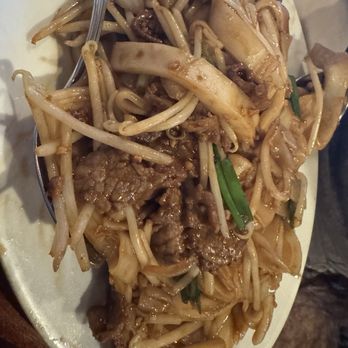 Yen Du Restaurant - Beef Chow Fun - I will get this every time I go back! - Chinese Near Me - Stockton, California Yen Du Restaurant - Beef Chow Fun - I will get this every time I go back! - Chinese Near Me - Stockton, California