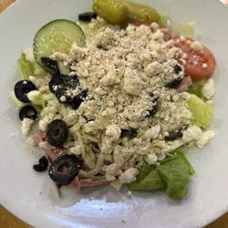 Giovanni’s Pizza - Greek salad
