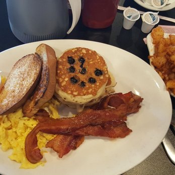Maple Leaf Diner - City slicker - American Near Me - Dallas, Texas