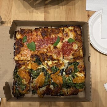 Red Hound Pizza - Veggie Pizza  Margherita - Pizza Near Me - Takoma Park, Maryland