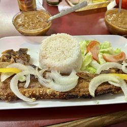 Georgie's BBQ - Can Can w/ Arroz & Habichuelas
