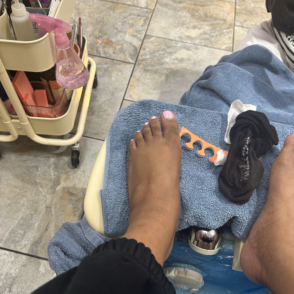 Le Le Nails - Gel pedicure - $55 ( as of 2024) - Nail Salons Near Me - Timonium, Maryland