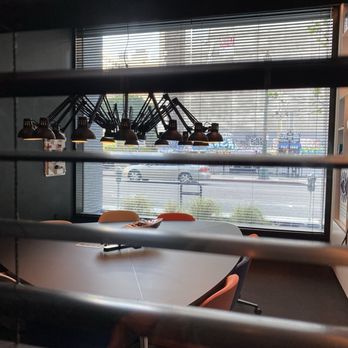 CitizenM - meeting room lighting - Hotels Near Me - Los Angeles, California