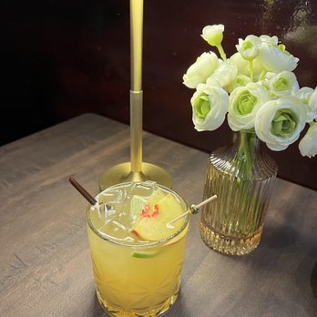 Amici’s - Georgia Peach Mocktail - Italian Near Me - South Glastonbury, Connecticut