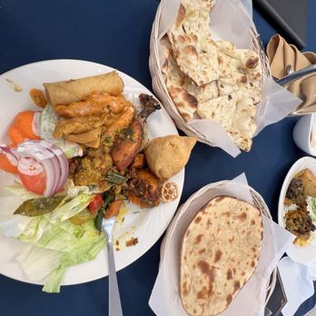 Mirchi Massala - Naan bread, salad, egg roll, chicken massala, tandoori chicken, lentils, chili chicken (buffet) - Indian Near Me - Fresno, California