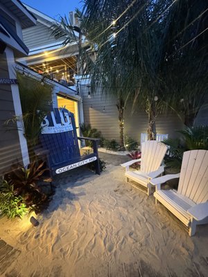 BLU Crabhouse & Raw Bar by null