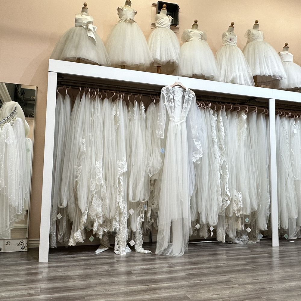 Bridal Salons Local Bridal Shops Local Wedding Dress Stores Online