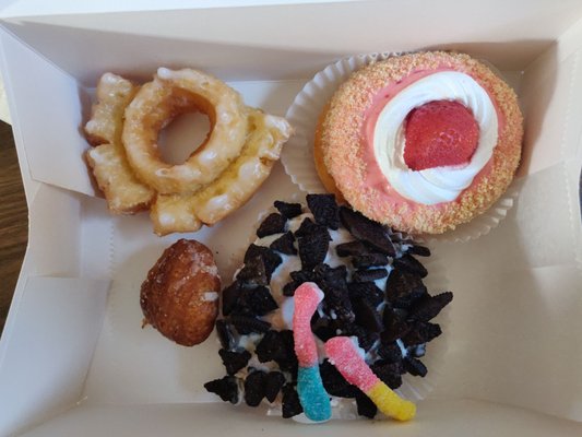 Earnest Donuts by null