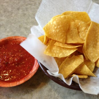 El Charrito - Chips and salsa.  Crisp, light, fresh, and delicious.  Perfect appetizer. - Mexican Near Me - Mansfield, Ohio