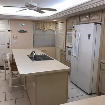 Pointe Santo De Sanibel Condominium - Kitchen in our unit - Vacation Rentals Near Me - Sanibel, Florida Pointe Santo De Sanibel Condominium - Kitchen in our unit - Vacation Rentals Near Me - Sanibel, Florida
